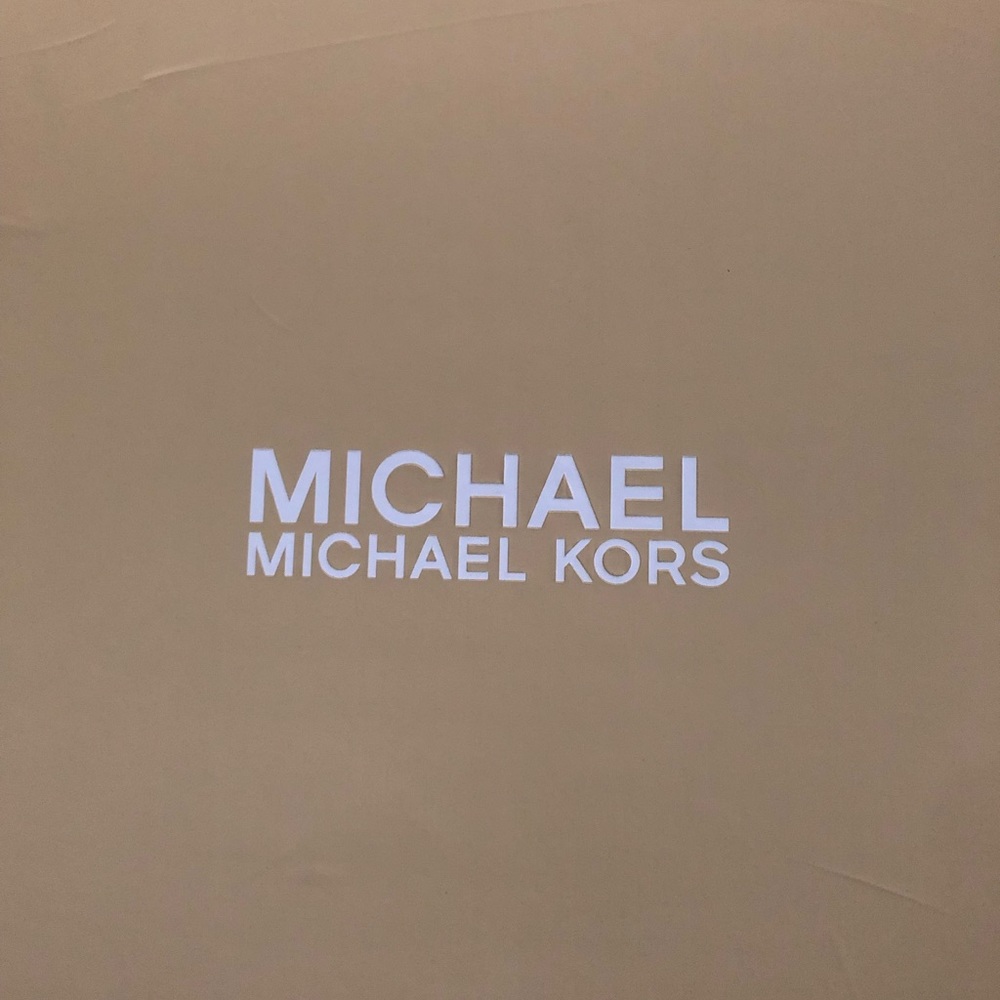 Michael Kors Rosalyn Boots in black. Size 5